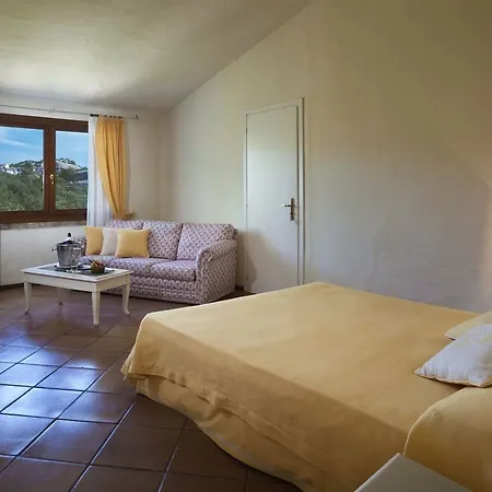 Pulicinu Szálloda Baja Sardinia