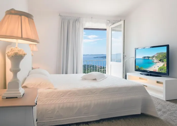 Pulicinu فندق 4*